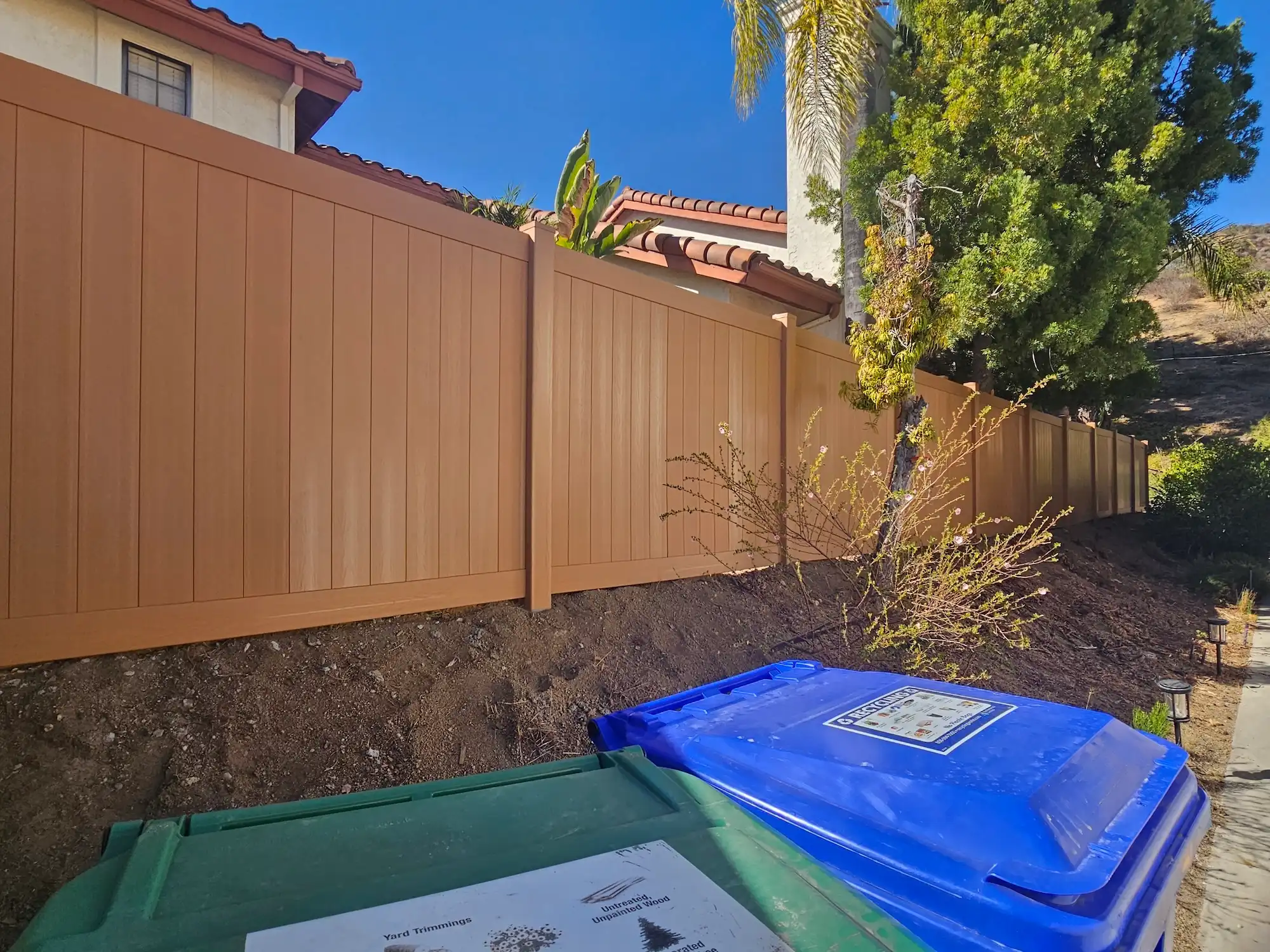 full backyard privacy fence enclosure built by San Diego fence contractors